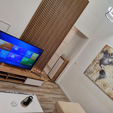 New Modern Apartment In The Center Of تيرانا المظهر الخارجي الصورة