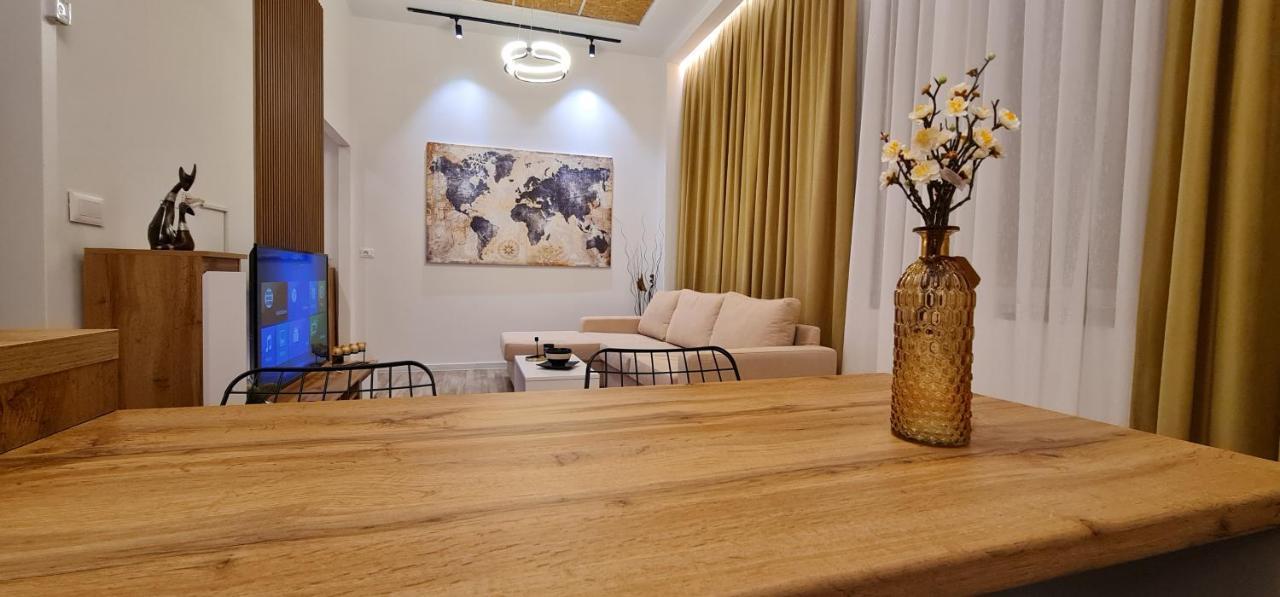 New Modern Apartment In The Center Of تيرانا المظهر الخارجي الصورة